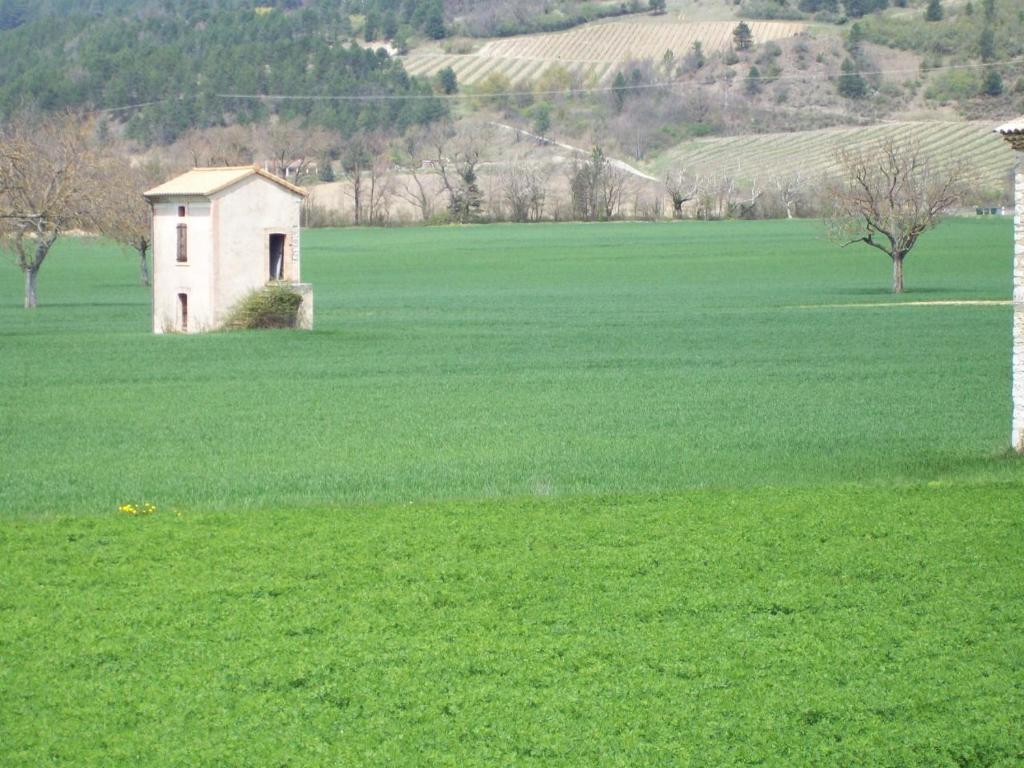 Le Vin de l'Eté Bed and Breakfast Ponet-et-Saint-Auban Exterior foto